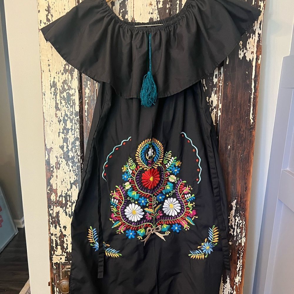 Handmade Native Dress. Embroidered colorful Mexican Dress. Women’s small.